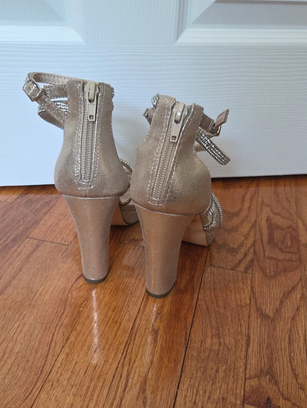 Nina Gold Strappy Heels Sz 7
